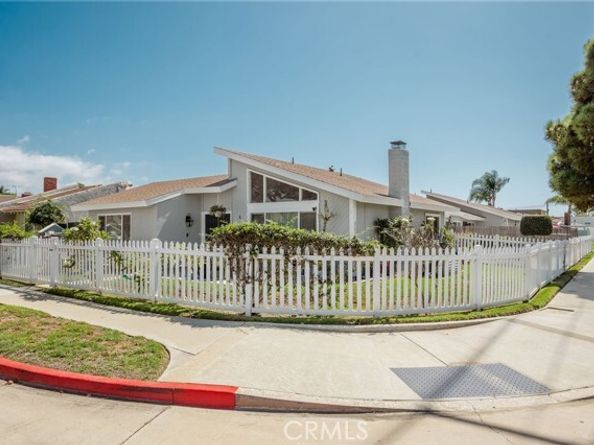 204 Springfield Avenue, Huntington Beach CA 92648