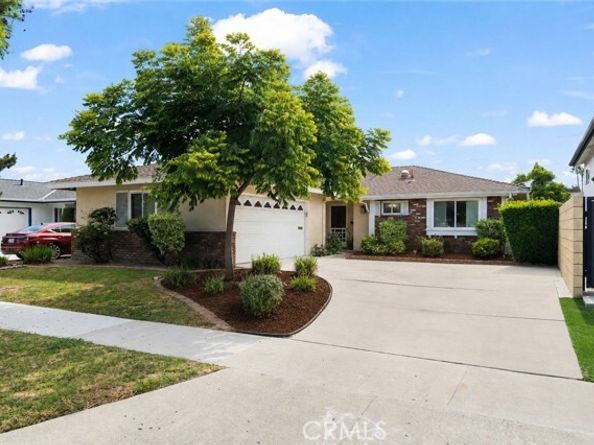 3501 Claremore Avenue, Long Beach CA 90808