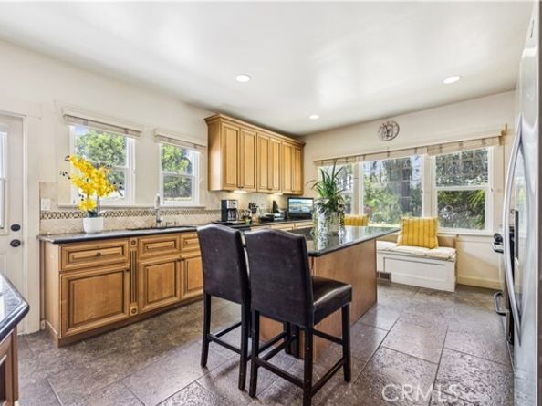 13621 Erwin Street, Van Nuys (los Angeles) CA 91401