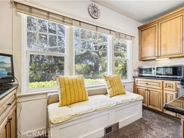 13621 Erwin Street, Van Nuys (los Angeles) CA 91401