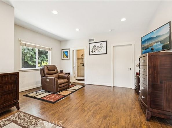 13621 Erwin Street, Van Nuys (los Angeles) CA 91401