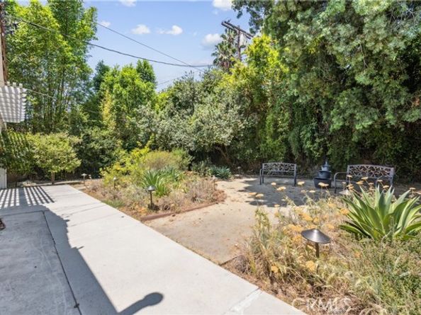 13621 Erwin Street, Van Nuys (los Angeles) CA 91401