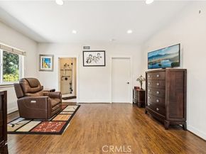 13621 Erwin Street, Van Nuys (los Angeles) CA 91401