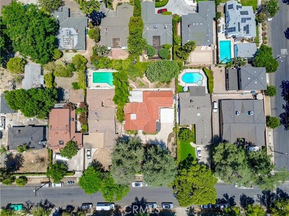 13621 Erwin Street, Van Nuys (los Angeles) CA 91401