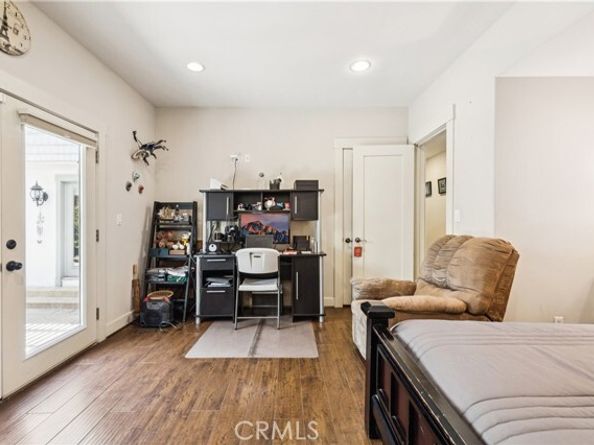 13621 Erwin Street, Van Nuys (los Angeles) CA 91401