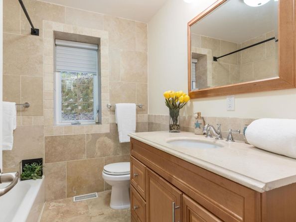 6440 Longcroft Dr, Oakland CA 94611