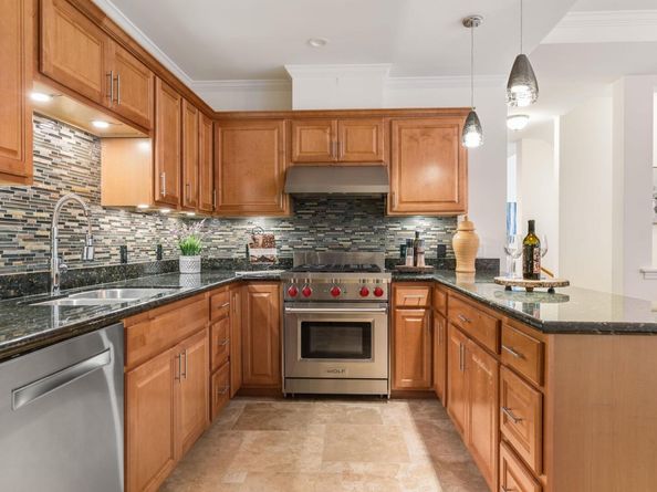 6440 Longcroft Dr, Oakland CA 94611
