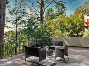 6440 Longcroft Dr, Oakland CA 94611