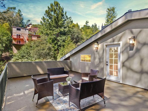 6440 Longcroft Dr, Oakland CA 94611