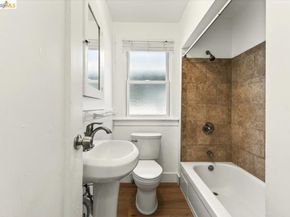 1070 Aileen St, Oakland CA 94608