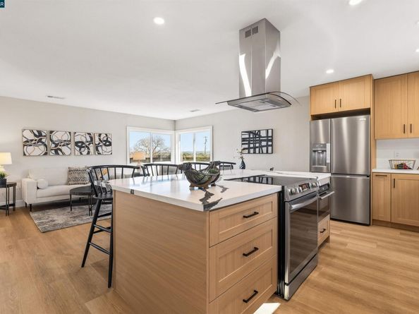 3102 Pine St, Martinez CA 94553