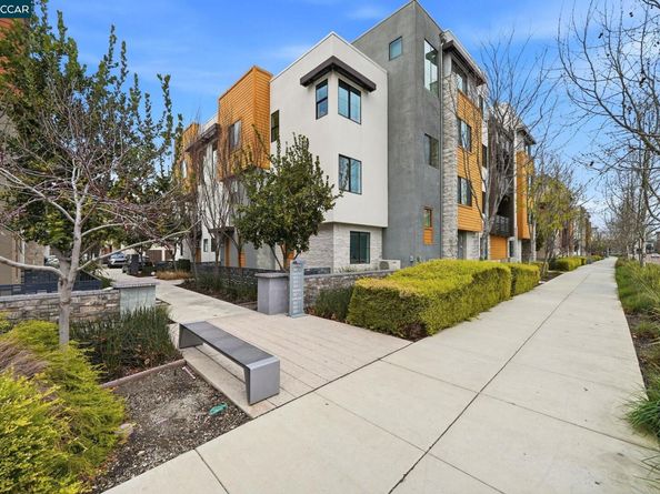 5862 Cadence ave, Dublin CA 94568