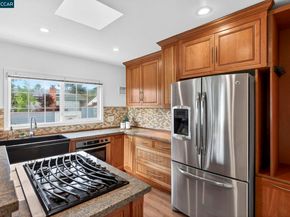 7333 Sunkist Dr, Oakland CA 94605