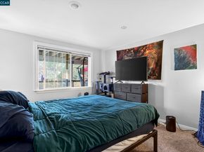 7333 Sunkist Dr, Oakland CA 94605