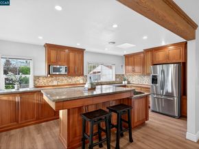 7333 Sunkist Dr, Oakland CA 94605