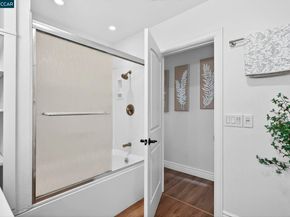 7333 Sunkist Dr, Oakland CA 94605