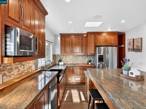 7333 Sunkist Dr, Oakland CA 94605