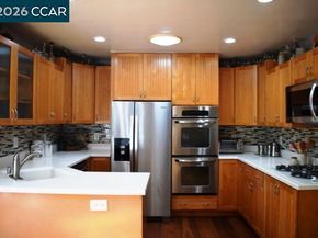 136 Pacific Ave, Pacifica CA 94044