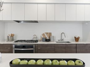 857 W Grand Ave, Oakland CA 94607