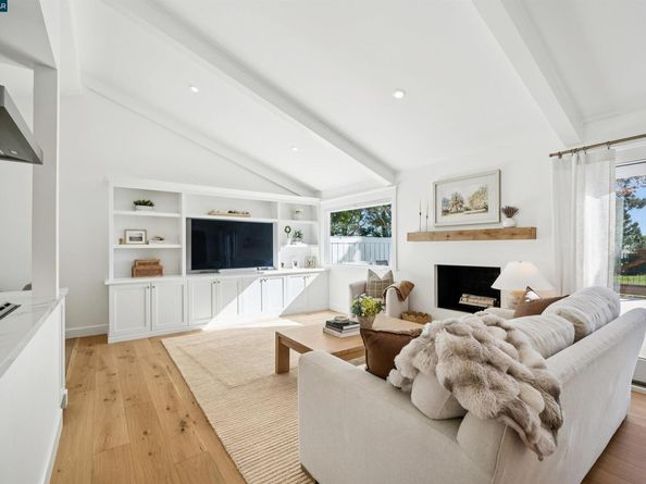 31 Ascot Place, Moraga CA 94556