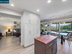 2100 Skycrest Dr 12, Walnut Creek CA 94595