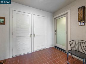 2100 Skycrest Dr 12, Walnut Creek CA 94595