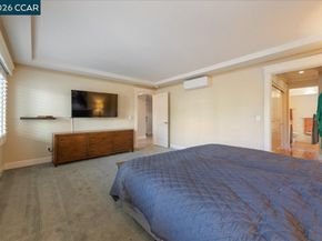 2100 Skycrest Dr 12, Walnut Creek CA 94595