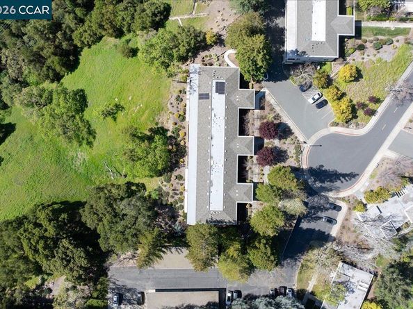 2100 Skycrest Dr 12, Walnut Creek CA 94595