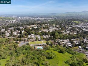 2100 Skycrest Dr 12, Walnut Creek CA 94595