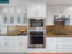 2100 Skycrest Dr 12, Walnut Creek CA 94595