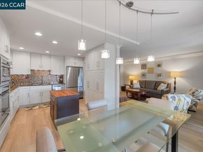 2100 Skycrest Dr 12, Walnut Creek CA 94595