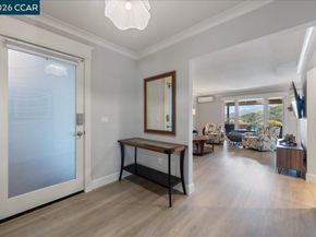 2100 Skycrest Dr 12, Walnut Creek CA 94595