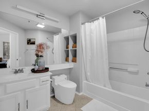 180 Caldecott 314, Oakland CA 94618