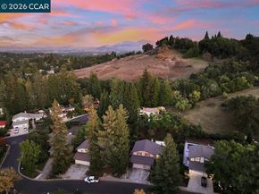 916 Calle Verde, Martinez CA 94553