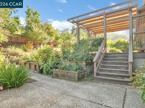 916 Calle Verde, Martinez CA 94553