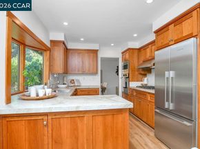 916 Calle Verde, Martinez CA 94553