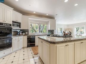 4 Julianna Ct, Moraga CA 94556