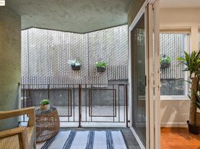 22 Moss Ave 107, Oakland CA 94610