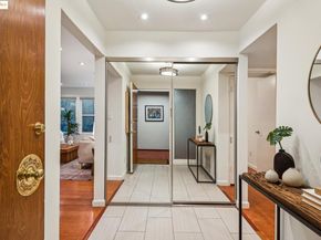 22 Moss Ave 107, Oakland CA 94610