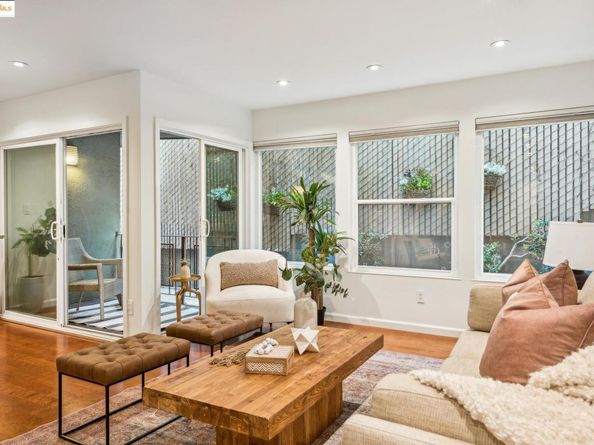 22 Moss Ave 107, Oakland CA 94610