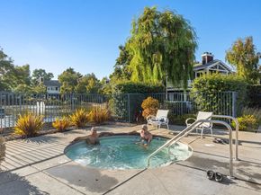 20 Marina Lakes Dr, Richmond CA 94804