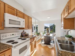 20 Marina Lakes Dr, Richmond CA 94804