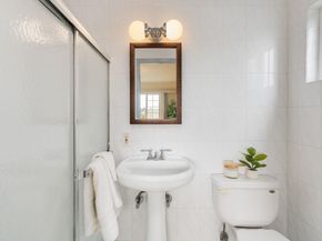 20 Marvin Court, Oakland CA 94605