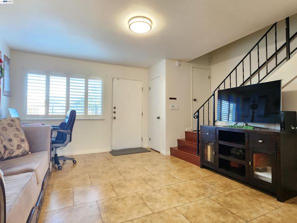 2322 Belvedere Ave, San Leandro CA 94577