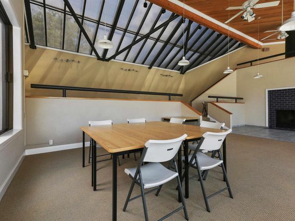 1042 Mangrove Ln, Alameda CA 94502