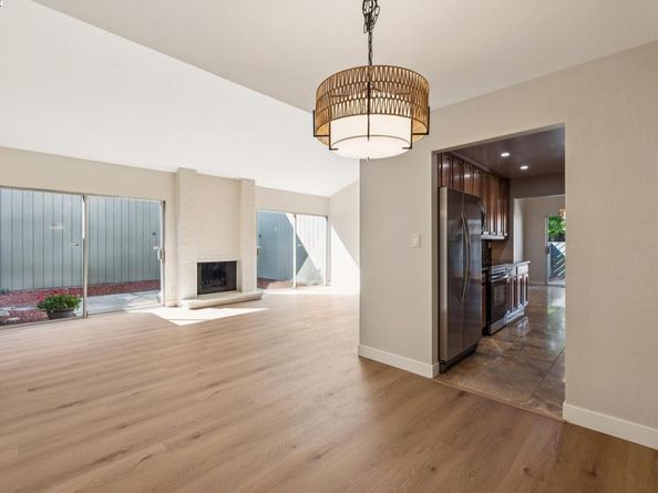 1042 Mangrove Ln, Alameda CA 94502