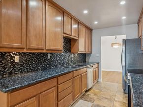 1042 Mangrove Ln, Alameda CA 94502