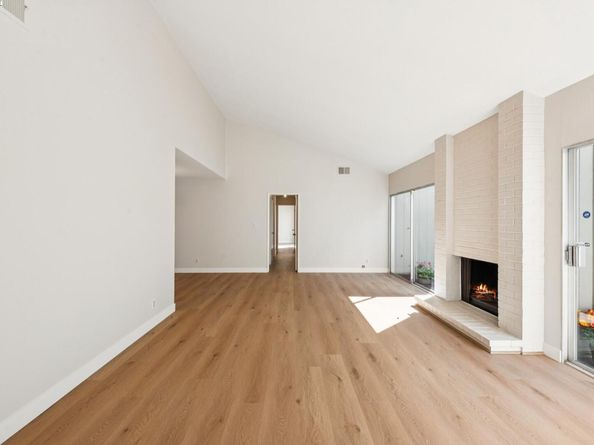 1042 Mangrove Ln, Alameda CA 94502