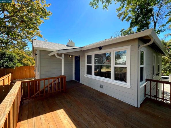2910 Almond St, Martinez CA 94553