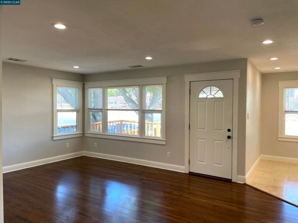 2910 Almond St, Martinez CA 94553